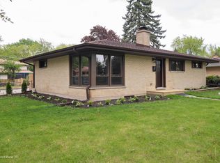 123 N Stevenson Ln, Mount Prospect, IL