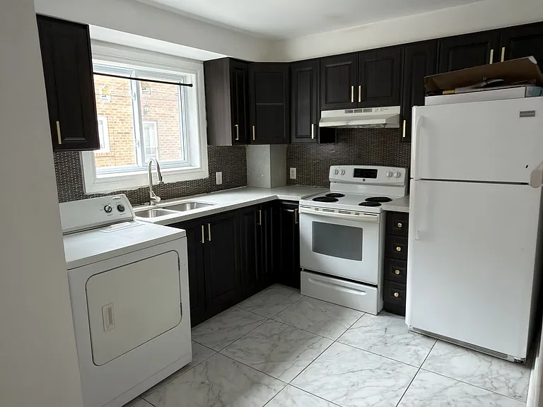 15 A Rockwood Dr — Photo 4