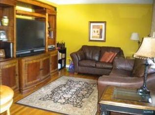 106 11th St, Wood Ridge, NJ 07075