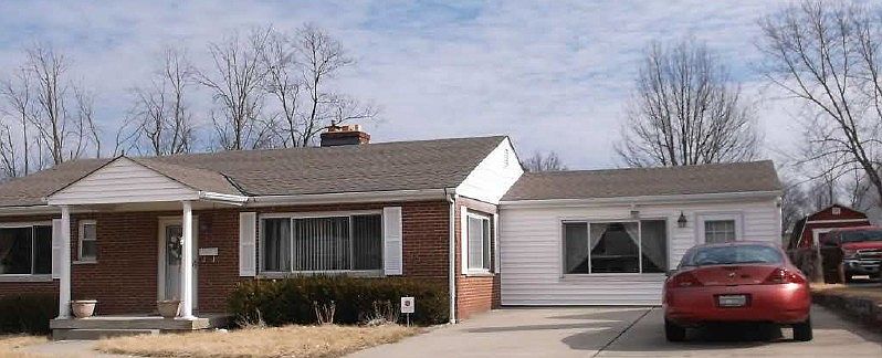 1st image of 206 W Crest Dr