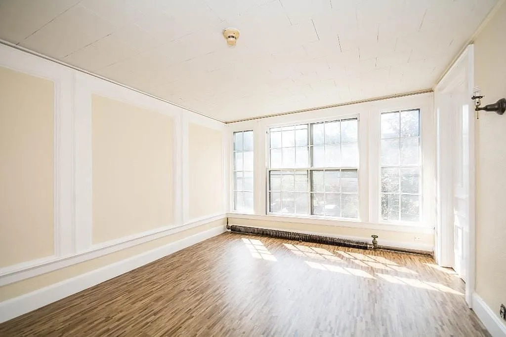 328 Wilder St — Photo 1