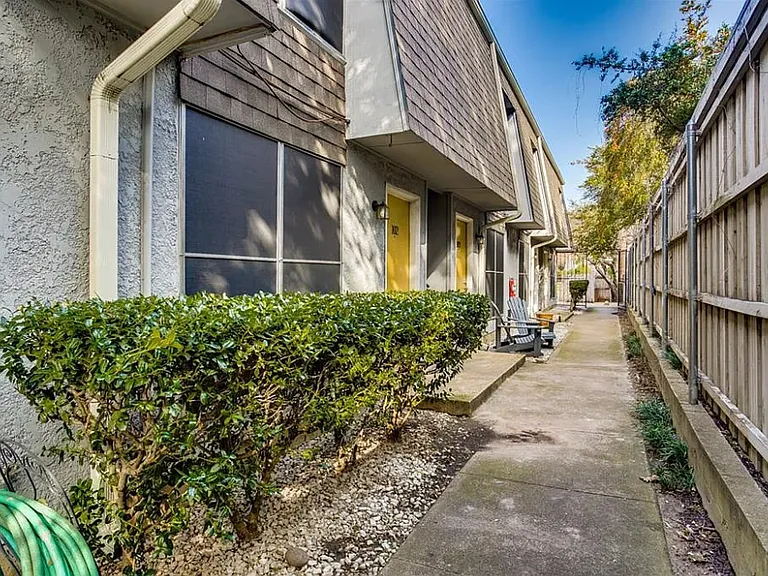 4322 Bowser Ave #203 — Photo 8