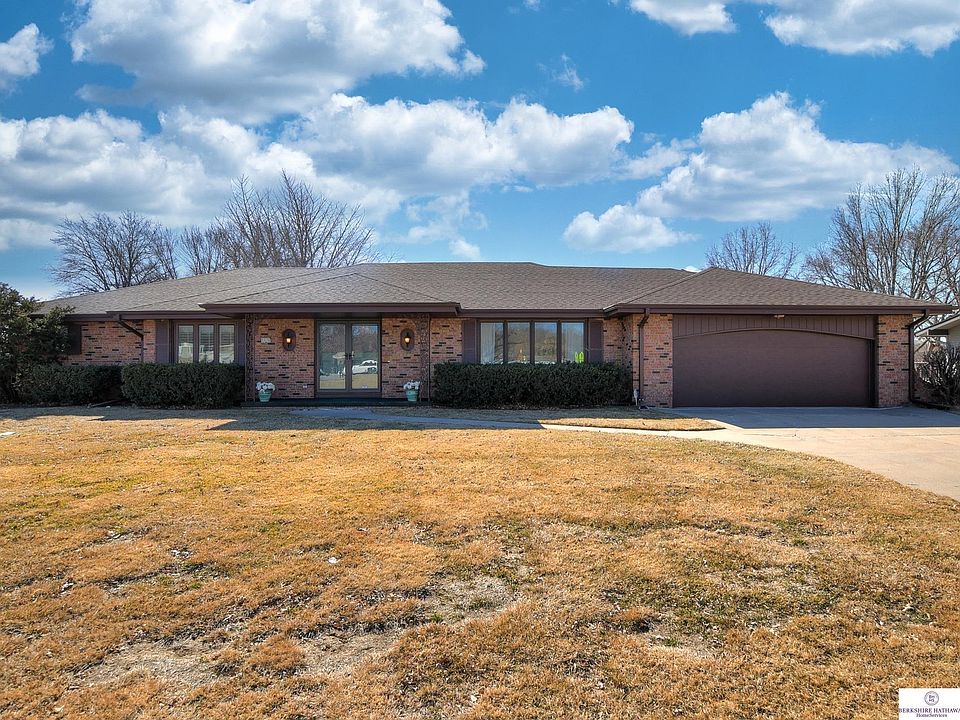 5926 Oak Hills Dr, Omaha, NE 68137 Zillow