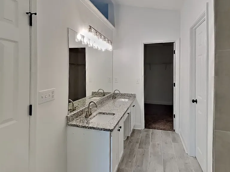 4000 Moore Creek Dr — Photo 10