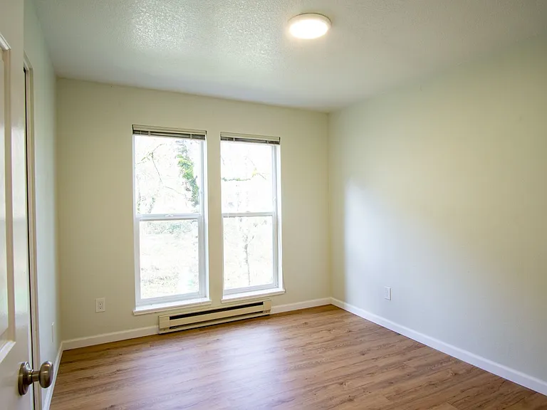 245 SW Hooker St #3 — Photo 7