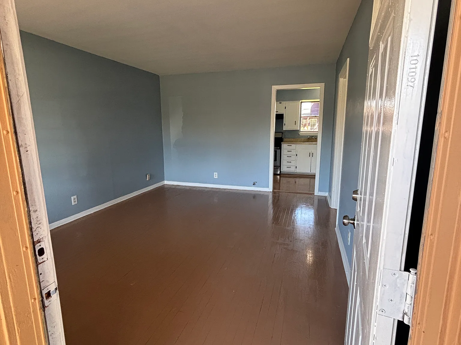 3 bed, 950 sqft, $1,295 — Photo 3