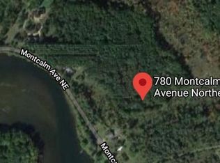 780 Montcalm Ave NE, Lowell, MI 49331