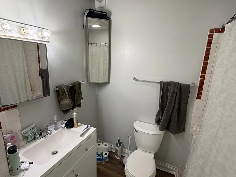 122 Winkler St #1 — Photo 3