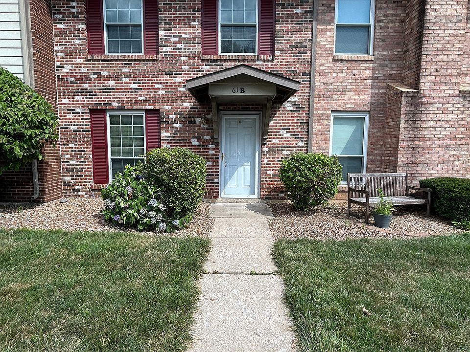 lovely 2 story townhome condo