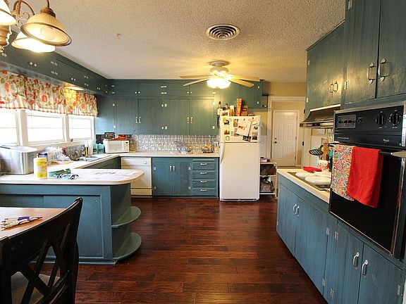 3rd image of 4731 Alamo Dr