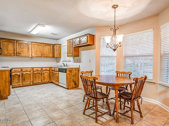 3rd image of 9029 Ontario Dr