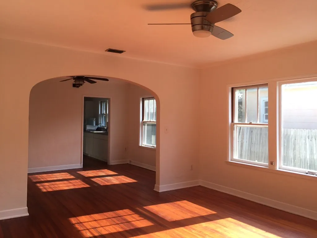 3 bed, 1400 sqft, $2,000 — Photo 2