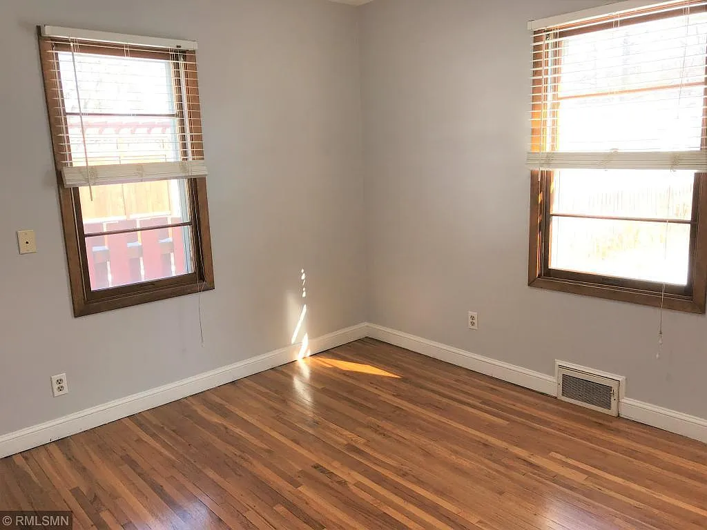 4 Bedroom Single Family Home — Photo 4