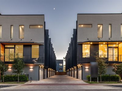 426 W 9th St #209, Dallas, TX, 75208