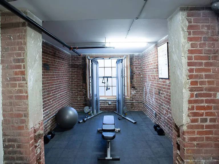 Frankford Lofts — Photo 14