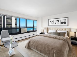 3130 N Lake Shore Dr, Chicago, IL 60657