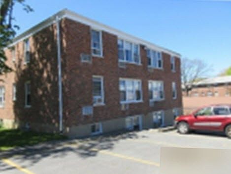 3rd image of 840 Palisade Ave APT B