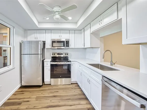 1740 Pine Valley Dr APT 215, Fort Myers, FL 33907