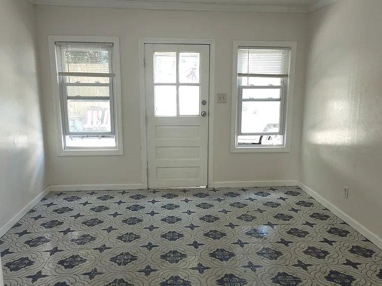 30 Hawkins St — Photo 3