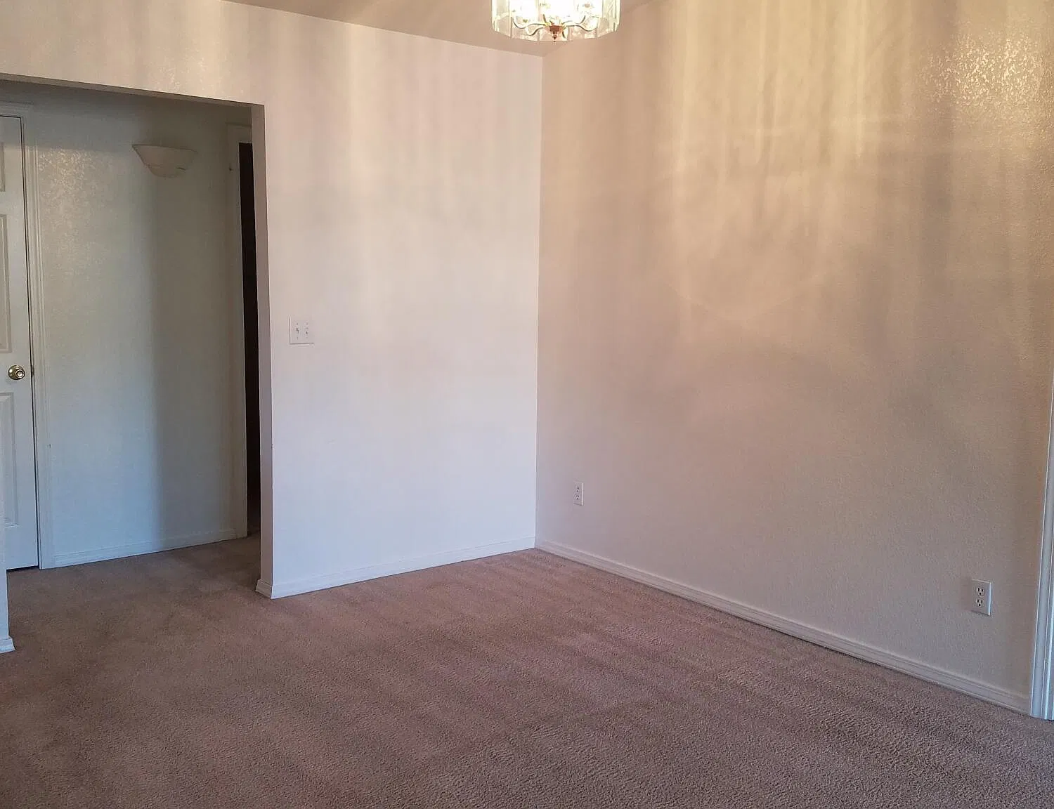 2 bed, 2.0 bath, 1968 sqft, $1,450 — Photo 4