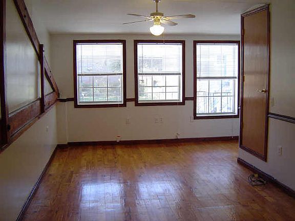 4th image of 410 Anita St APT 2A