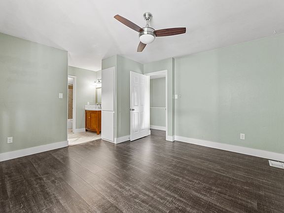 3rd image of 1602 Summer Creek Ct Unit A