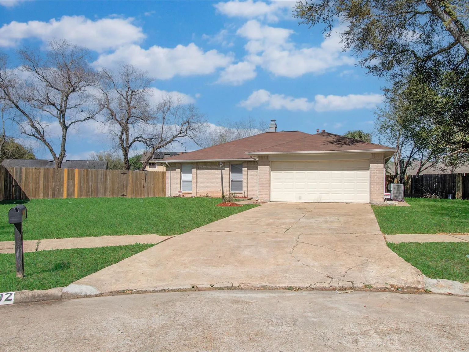 3 bed, 2.0 bath, 1469 sqft, $2,000 — Photo 3