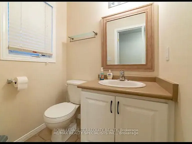 60 Everglade Cres — Photo 5