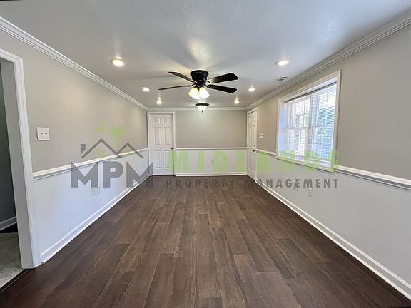 4th image of 472 Coleman Ave