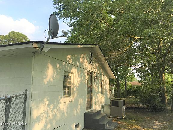 4th image of 2422 Jones Street