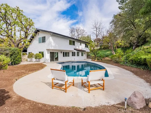 3825 Algonaut Dr, Calabasas, CA 91302