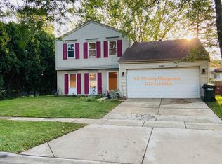 206 Autumn Ln, Vernon Hills, IL 60061