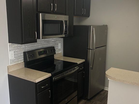 3rd image of 1224 Woodridge Dr