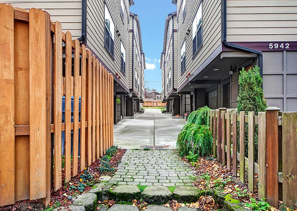 2nd image of 5942 California Ave SW