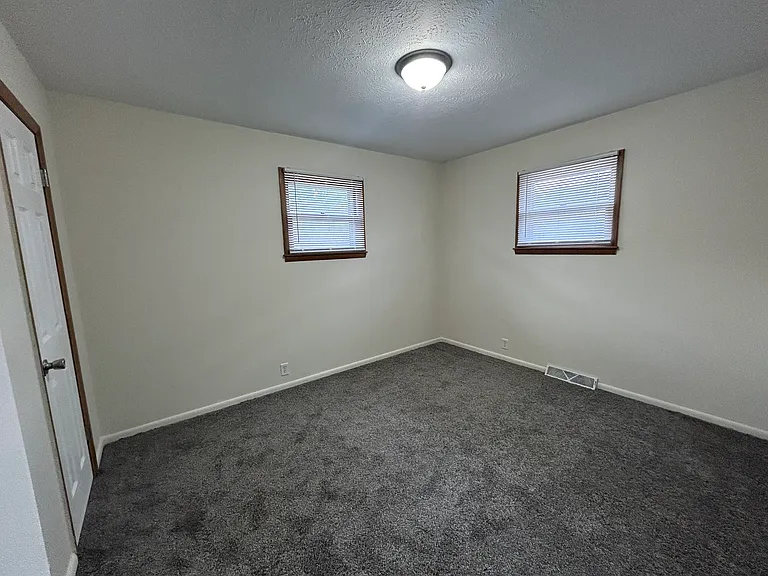 333 Rahm St #333 — Photo 8
