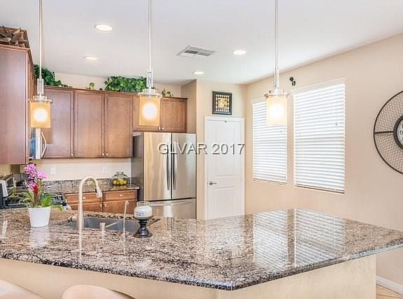 3rd image of 11336 McKinney Falls St