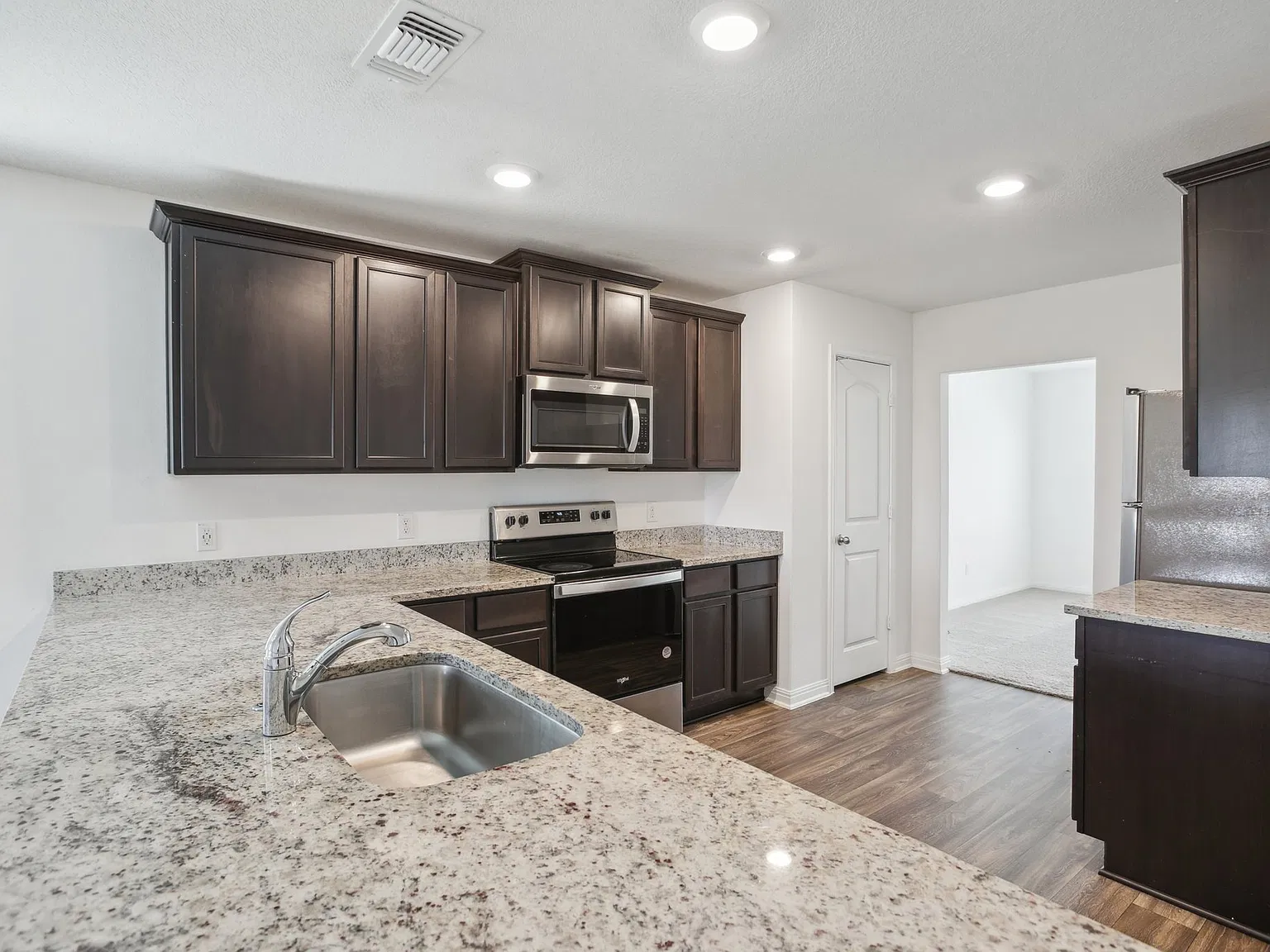 3 bed, 1525 sqft, $1,550 — Photo 4
