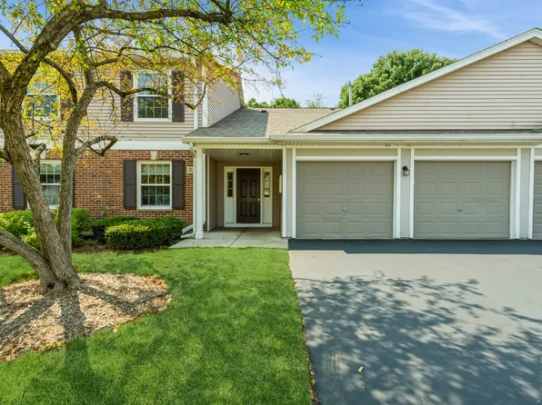 379 Woodview Cir APT A, Elgin, IL 60120