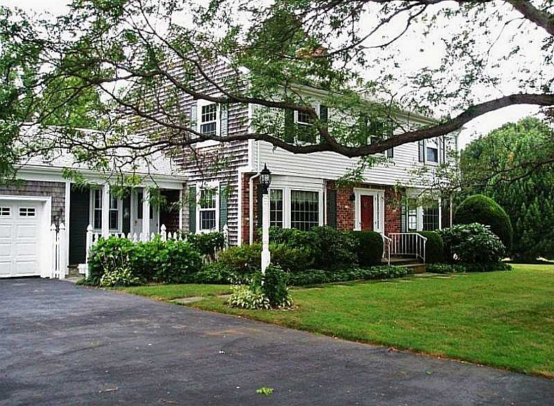 1st image of 10 Ambrose Dr