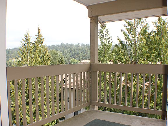 2nd image of 10419 NE 32nd Pl