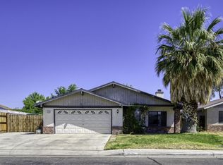 704 White Oak Dr, Ridgecrest, CA 93555