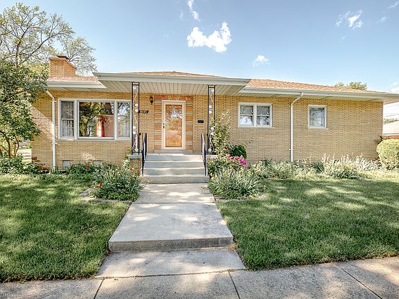 2nd image of 10145 S Kedvale Ave