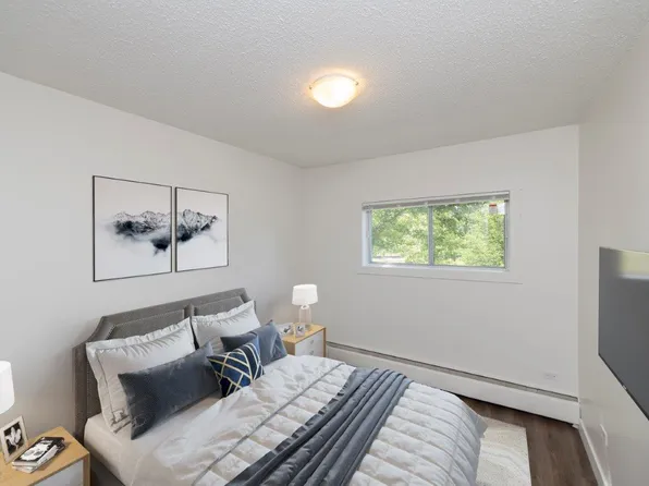 1440 Memorial Dr NW, Calgary, AB T2N 3E5