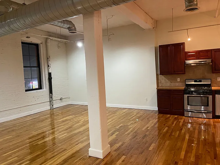 41 Central Ave — Photo 2