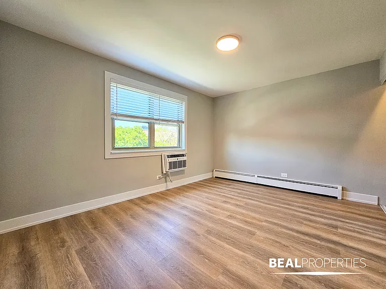 452 W Oakdale — Photo 54