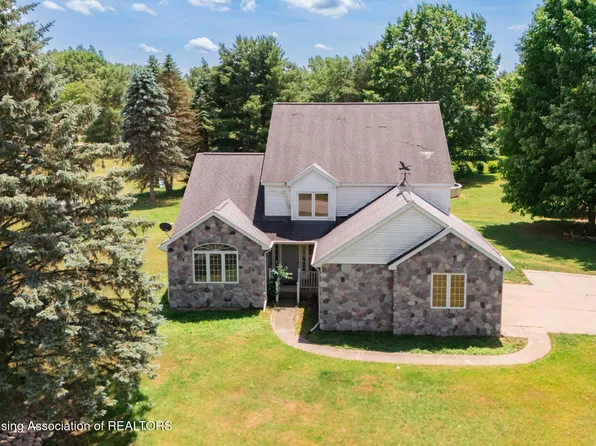 3384 Camino Del Sol Dr, Williamston, MI 48895