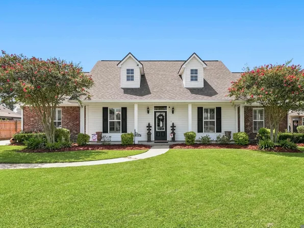 12031 Coueron Dr, Saint Amant, LA 70774