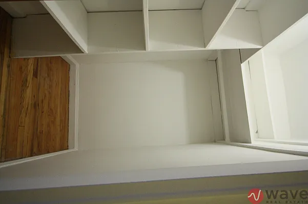 Rented by Wave Real Estate Group | media 6