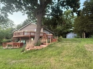 12425 Oakwood Shores St, Wayland, MI 49348