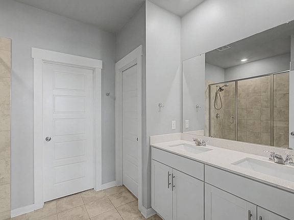 4th image of 1253 Inverness Pass